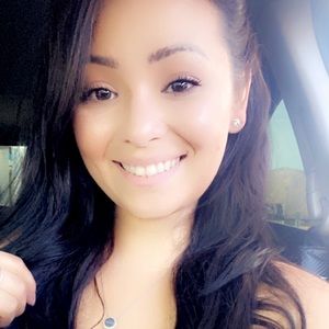 Meet your Posher, Olivia